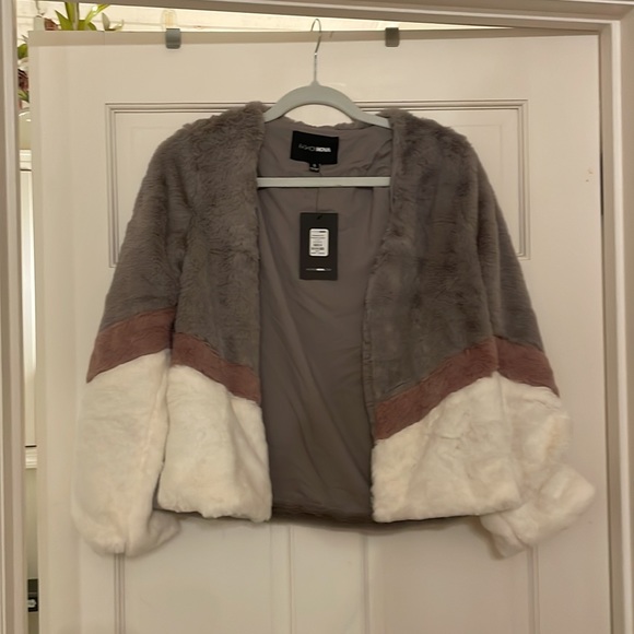 Fashion Nova Colorblock Fur Romance Jacket Grey Combo Size S NWT - Picture 10 of 11
